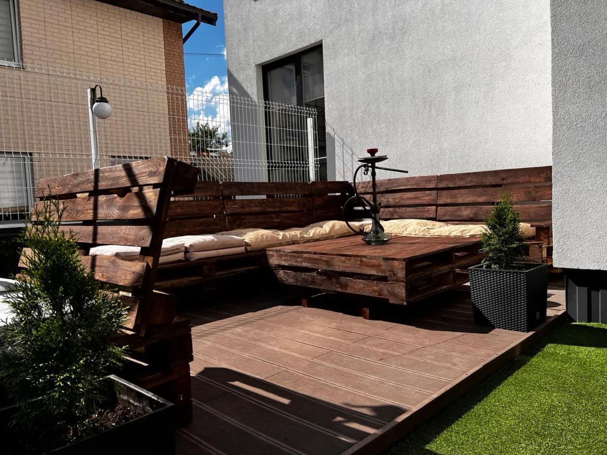 Nyvky Like Home - Studio - Apt 35 Kiev Exteriör bild